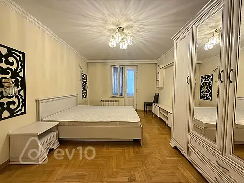 Kirayə verilir 4 otaqlı köhnə tikili 180 m² — Bakı, Binəqədi 4 otaq 180.00 m²
