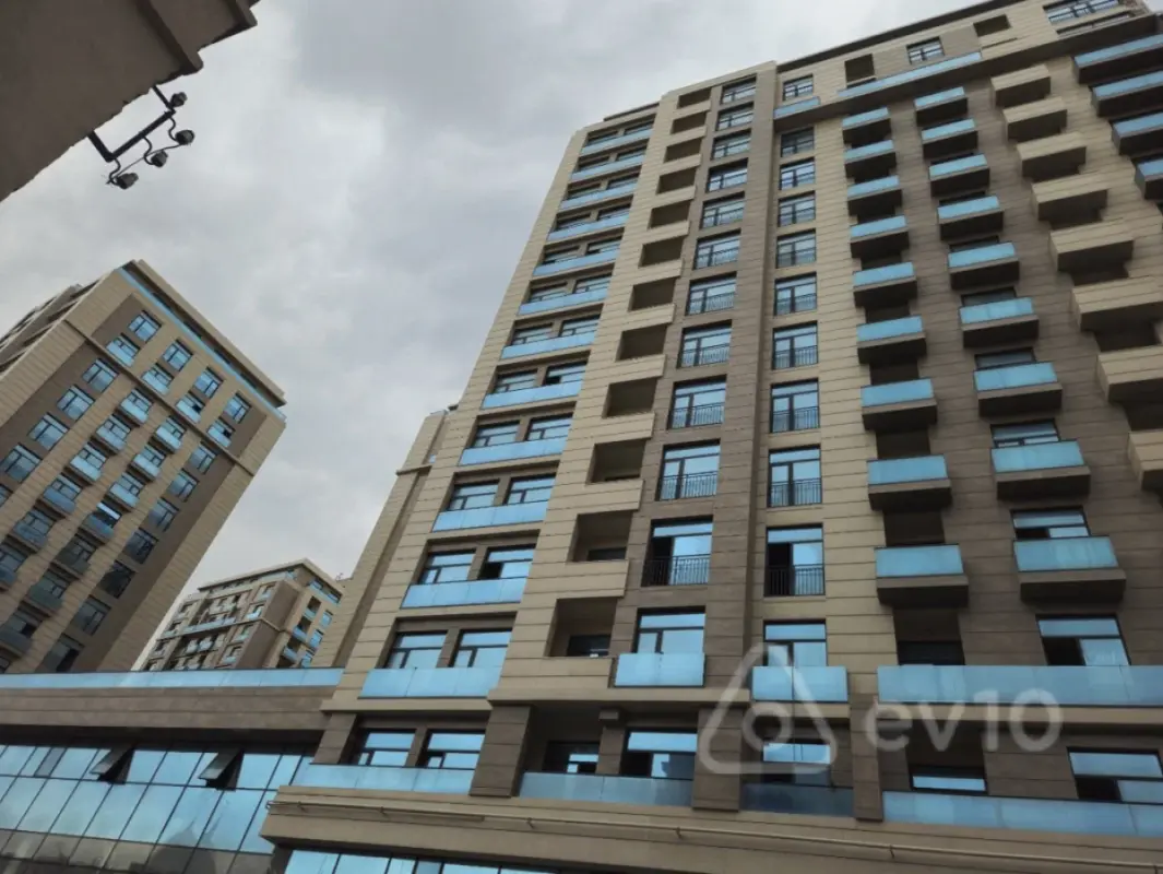 Satılır 5 otaqlı yeni tikili 267 m²