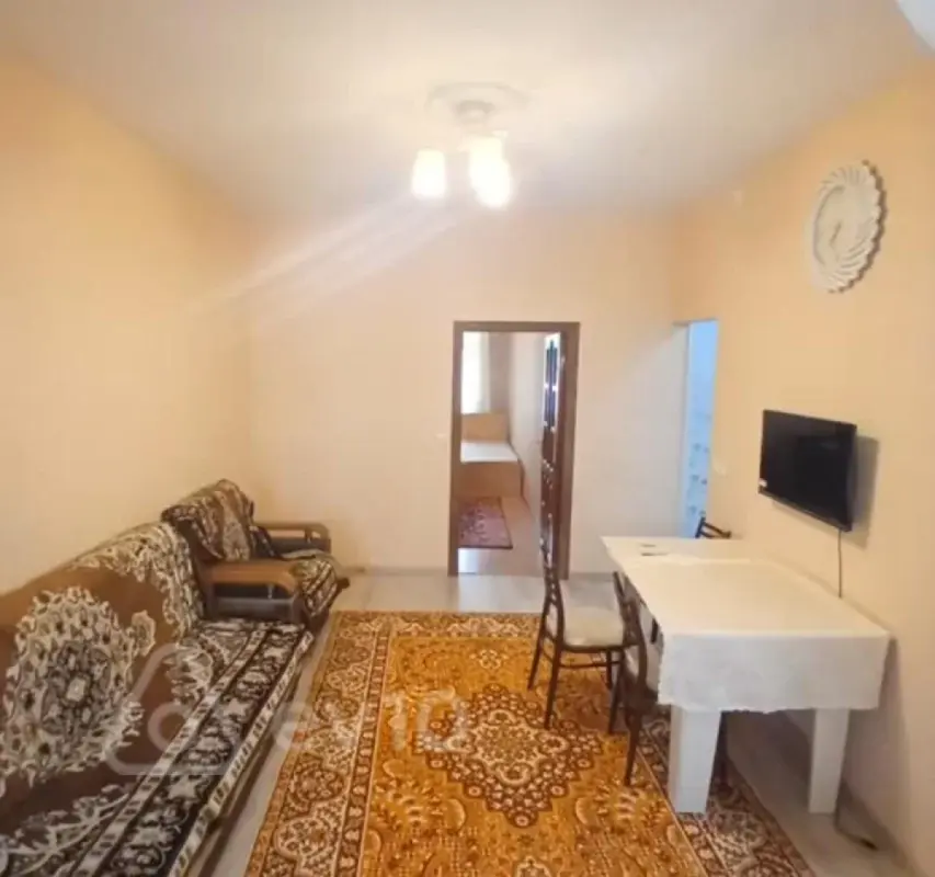 Kirayə verilir 2 otaqlı köhnə tikili 55 m²