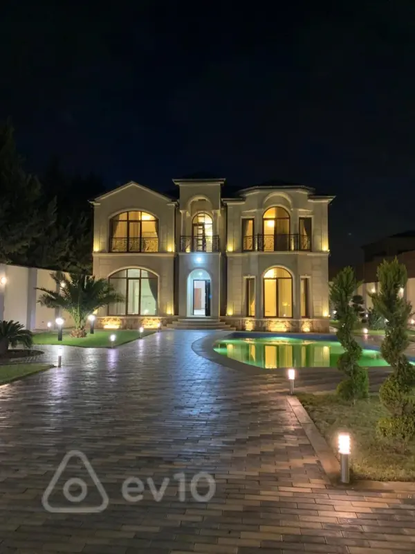 Satılır 5 otaqlı həyət evi 350 m²