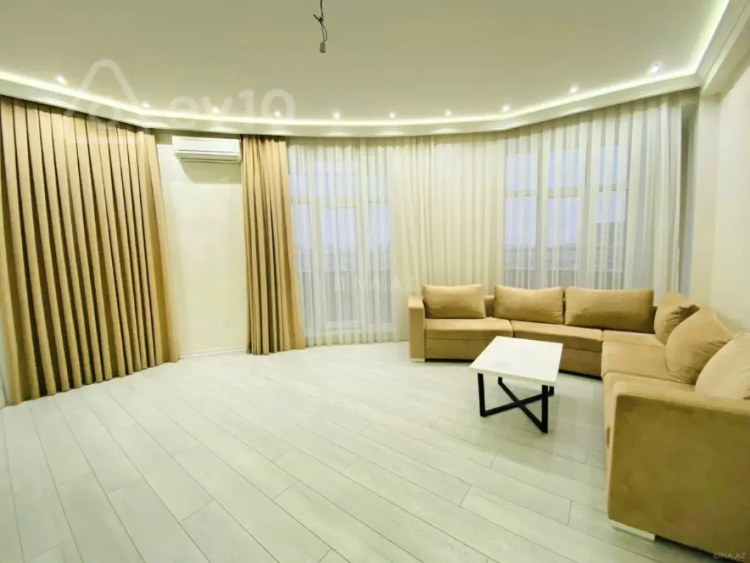 Satılır 3 otaqlı yeni tikili 135 m²