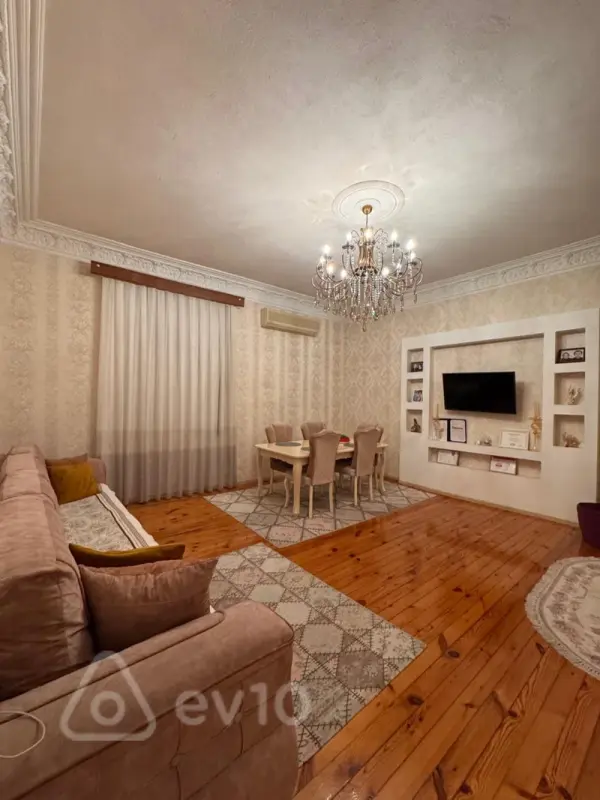 Satılır 3 otaqlı köhnə tikili 100 m²
