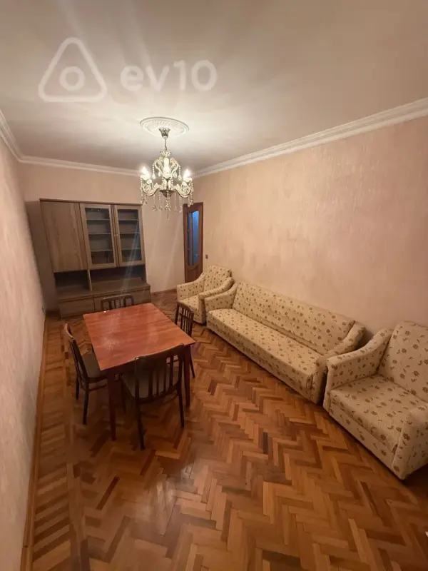Kirayə verilir 3 otaqlı köhnə tikili 70 m²