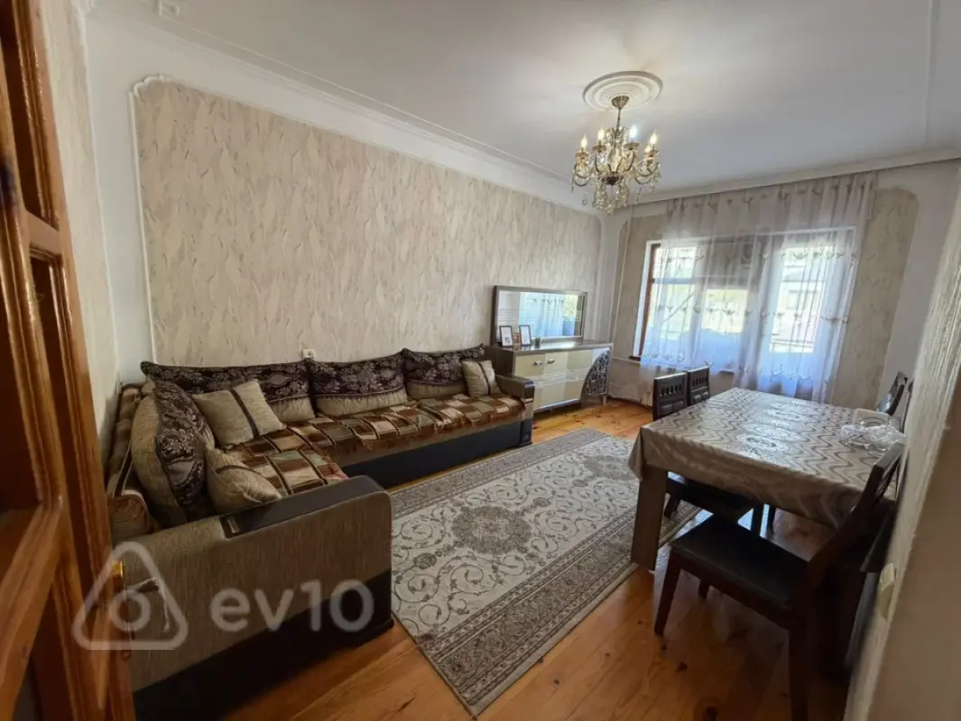 Kirayə verilir 3 otaqlı köhnə tikili 85 m²