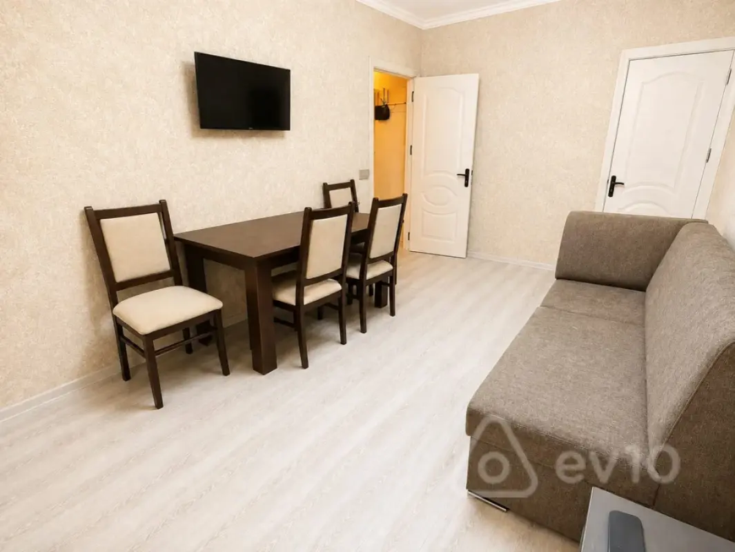 Kirayə verilir 3 otaqlı köhnə tikili 50 m²