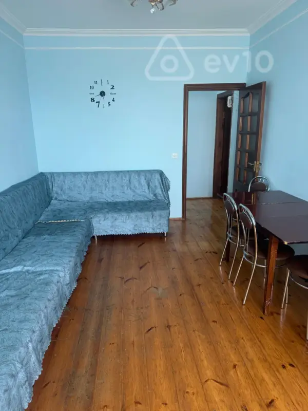 Kirayə verilir 3 otaqlı köhnə tikili 75 m²