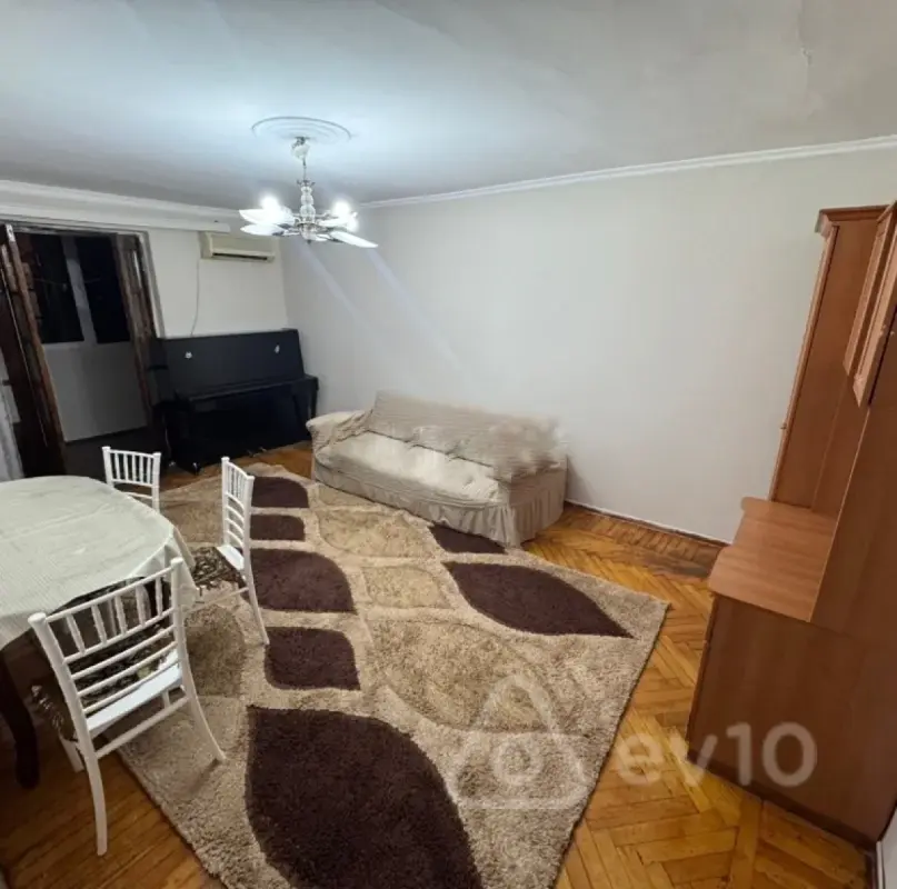 Kirayə verilir 3 otaqlı köhnə tikili 65 m²