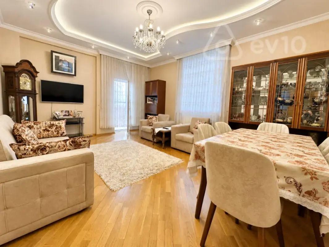 Satılır 3 otaqlı yeni tikili 140 m²