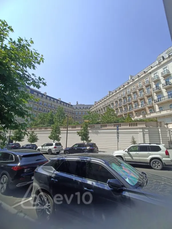 Satılır 4 otaqlı yeni tikili 120 m²