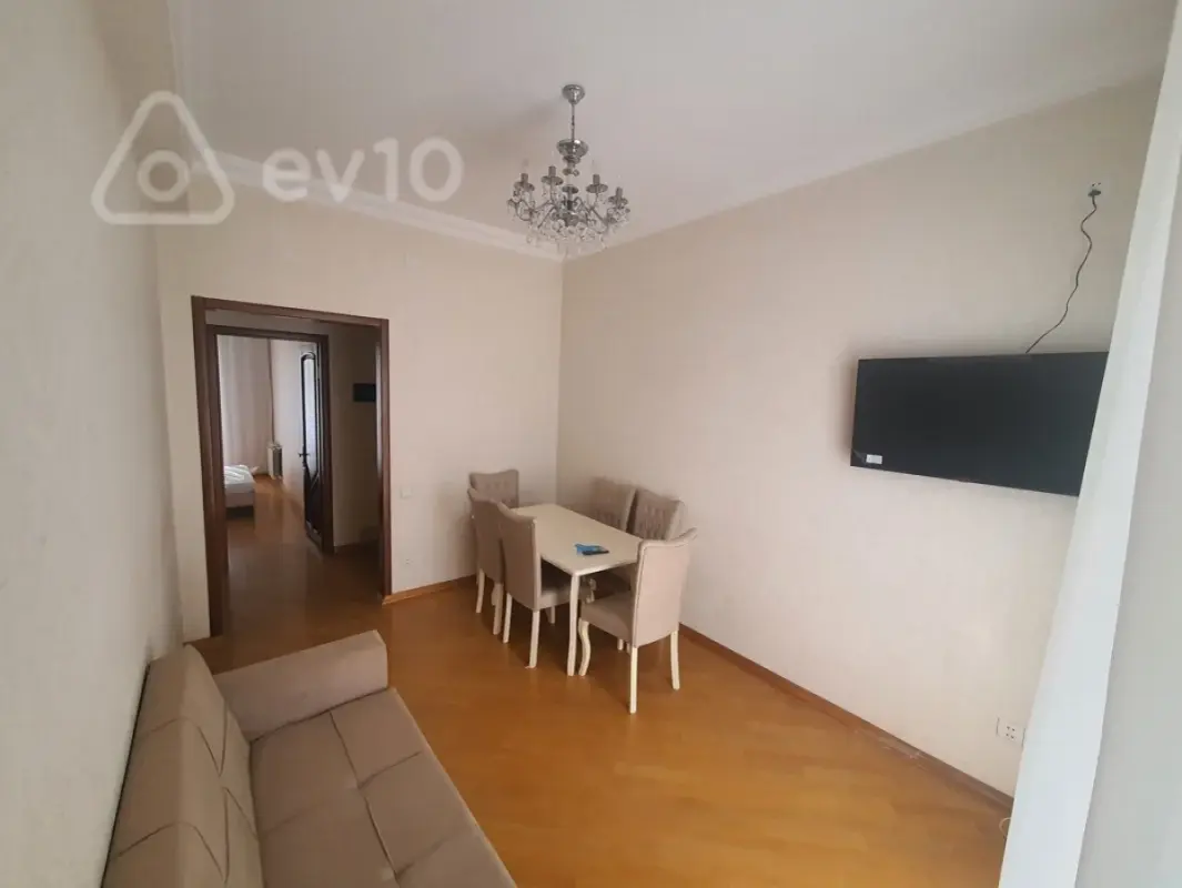 Kirayə verilir 3 otaqlı köhnə tikili 75 m²