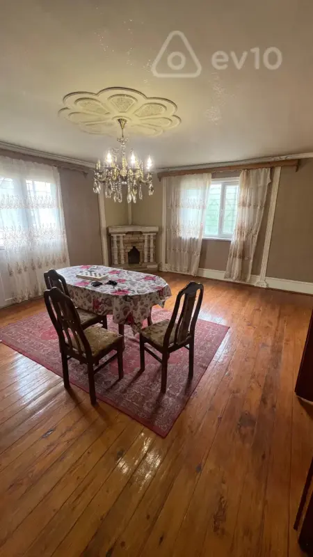 Kirayə verilir 3 otaqlı köhnə tikili 100 m²