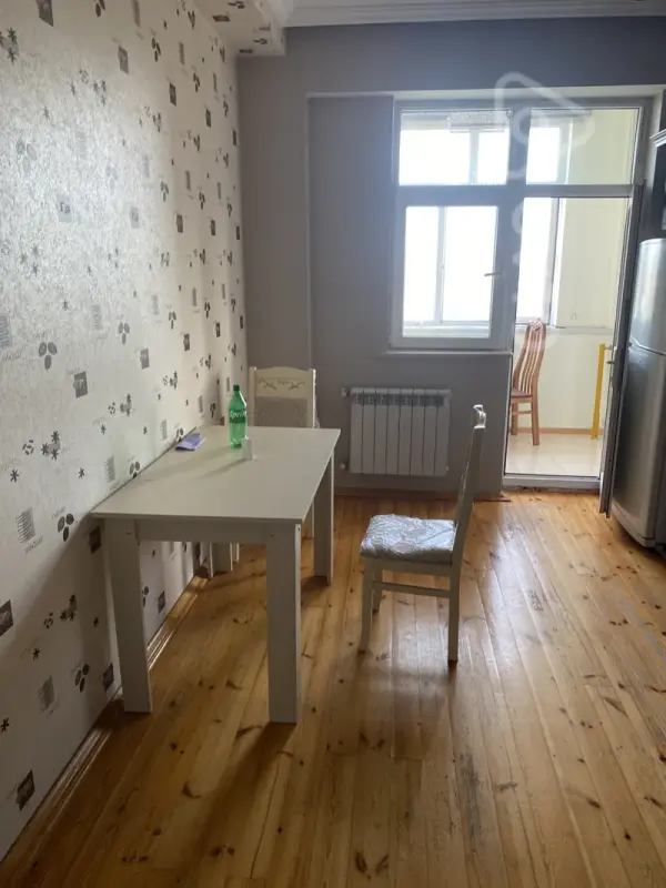 Kirayə verilir 3 otaqlı yeni tikili 100 m²