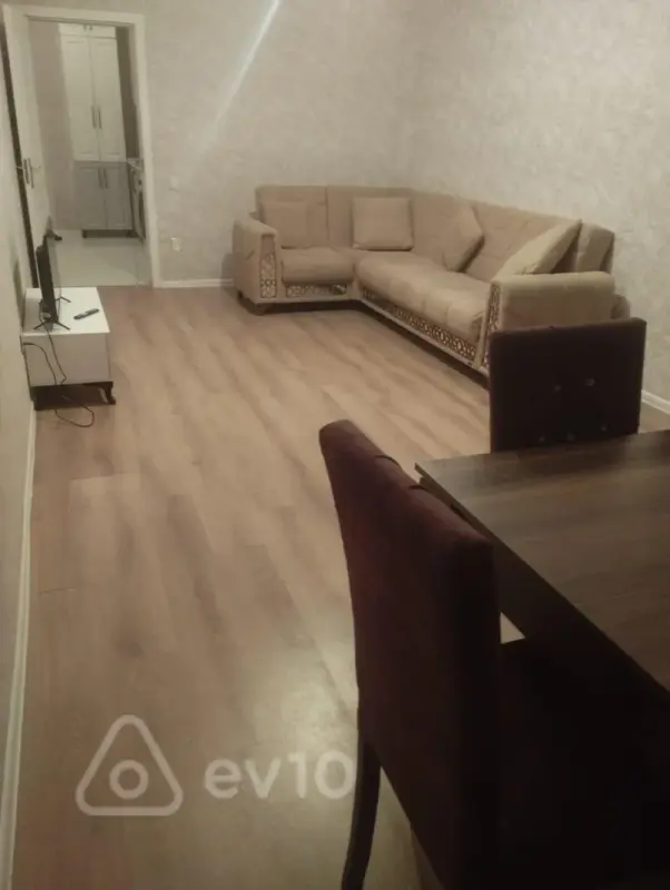 Kirayə verilir 2 otaqlı yeni tikili 60 m²