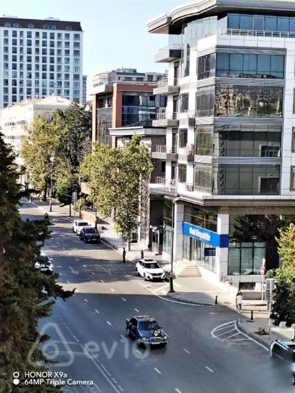 Kirayə verilir 3 otaqlı köhnə tikili 80 m²
