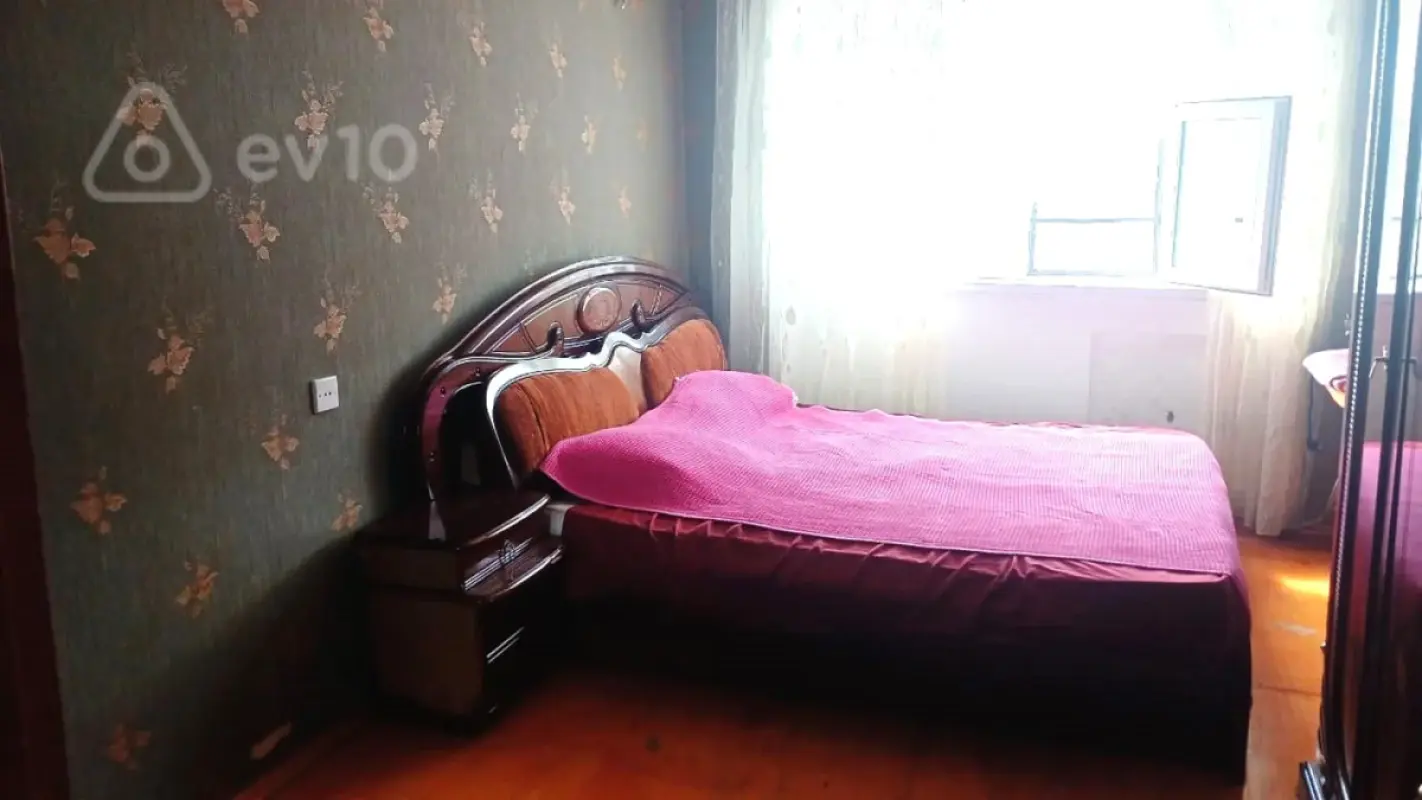 Kirayə verilir 3 otaqlı köhnə tikili 72 m²