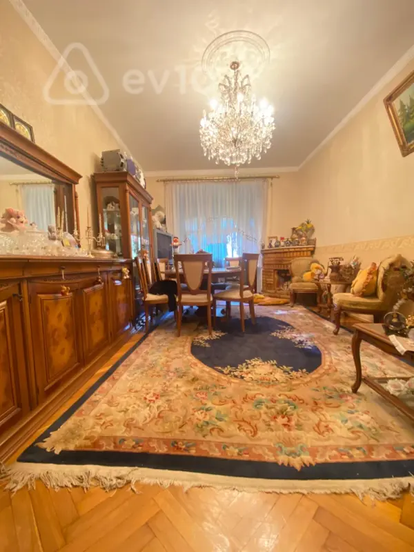 Satılır 2 otaqlı köhnə tikili 80 m²
