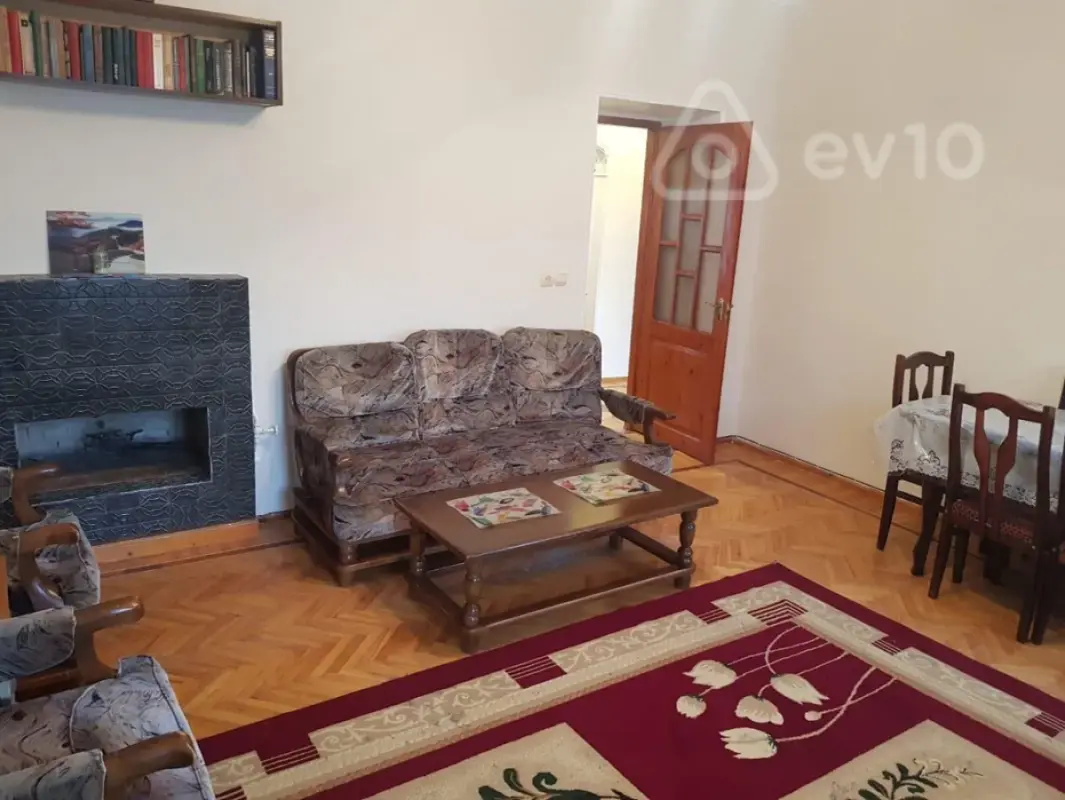 Kirayə verilir 3 otaqlı köhnə tikili 70 m²