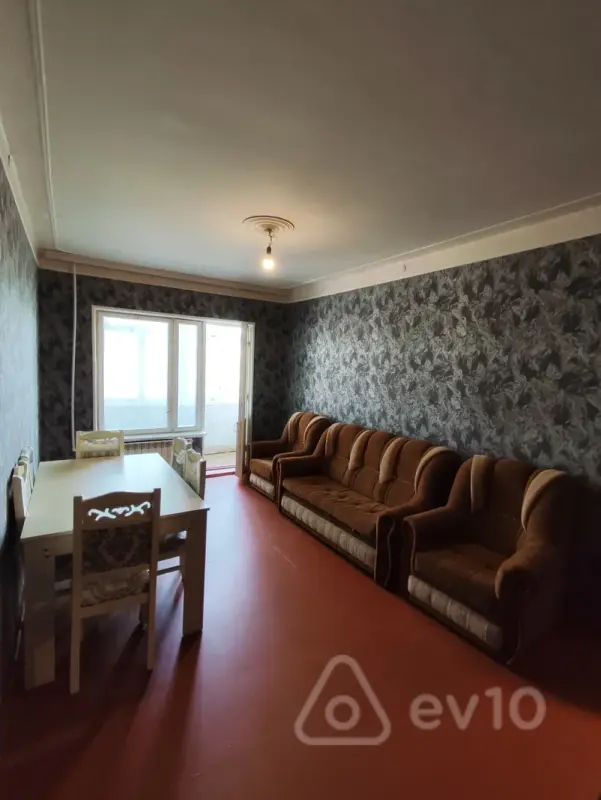 Kirayə verilir 3 otaqlı köhnə tikili 100 m²