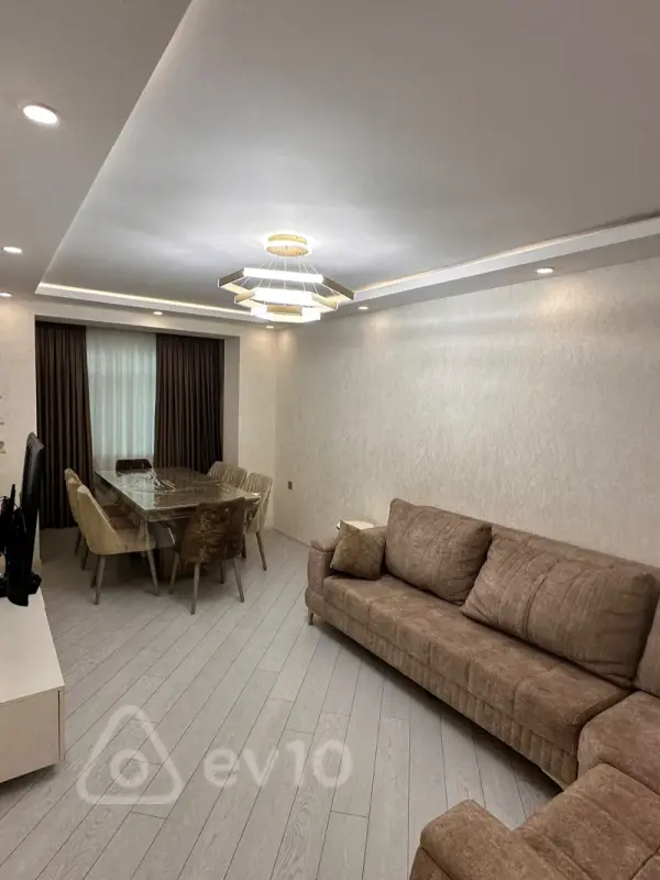 Satılır 3 otaqlı köhnə tikili 90 m²