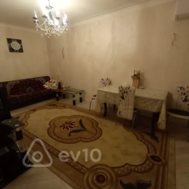 Satılır 3 otaqlı köhnə tikili 55 m²