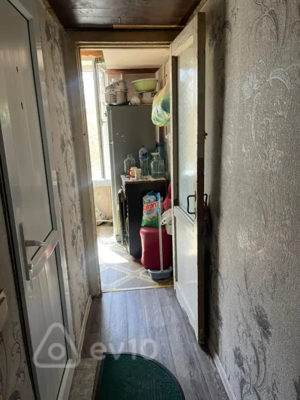 Satılır 2 otaqlı köhnə tikili 43 m²