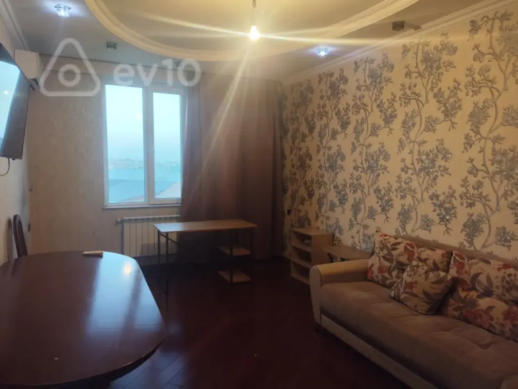 Kirayə verilir 2 otaqlı yeni tikili 48 m²