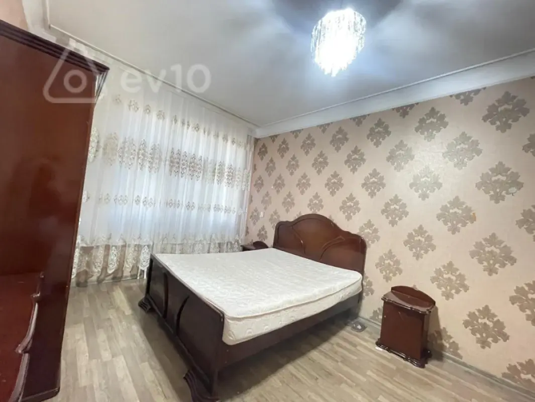 Kirayə verilir 2 otaqlı köhnə tikili 55 m²