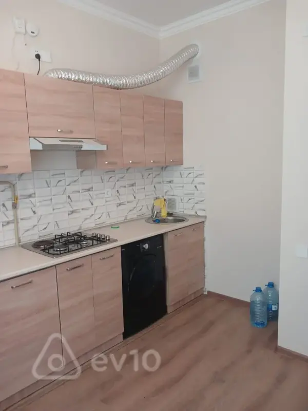 Kirayə verilir 4 otaqlı yeni tikili 110 m²