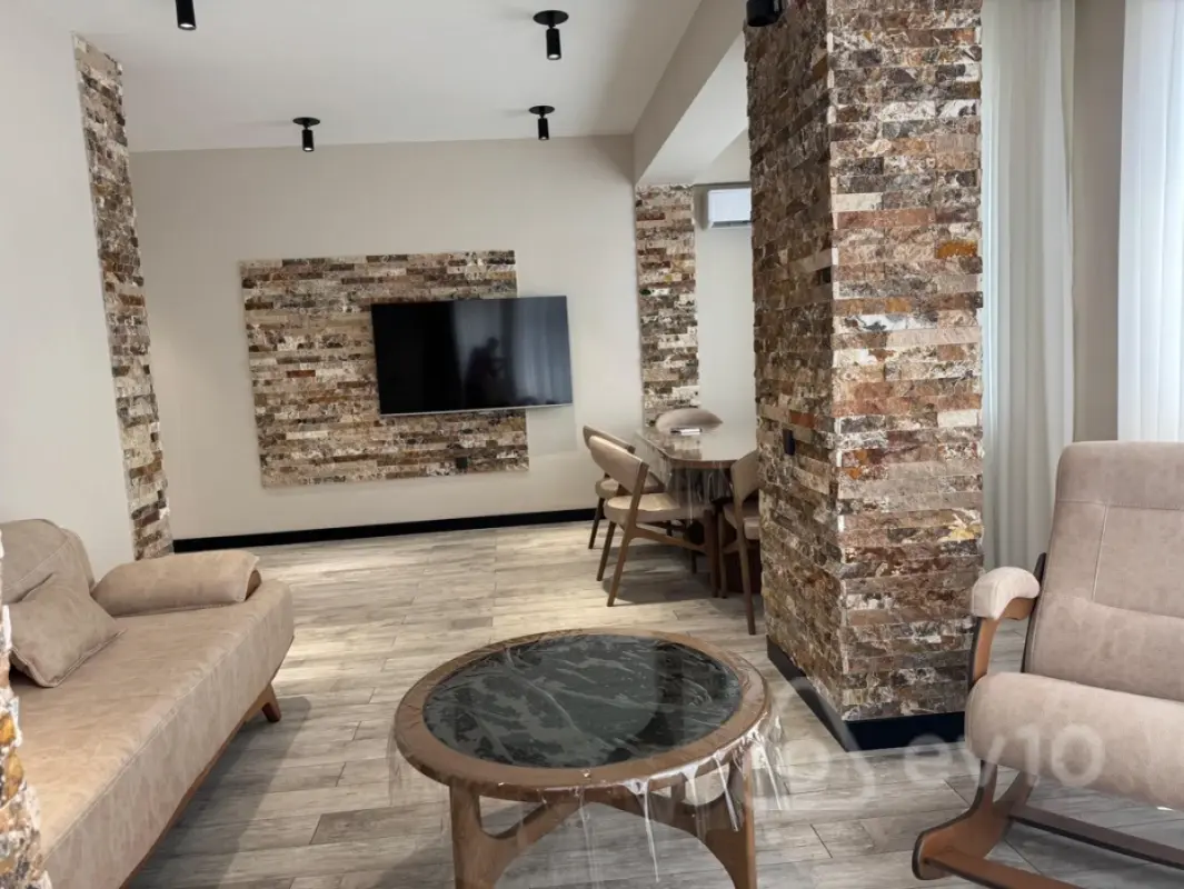 Kirayə verilir 3 otaqlı yeni tikili 150 m²
