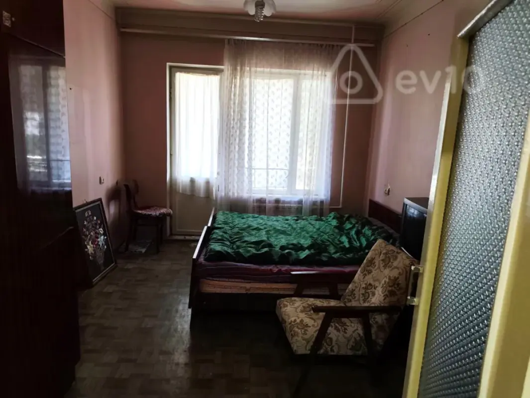 Kirayə verilir 4 otaqlı köhnə tikili 100 m²