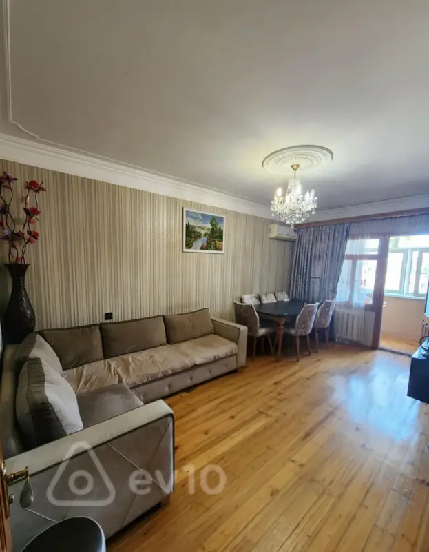Satılır 3 otaqlı köhnə tikili 60 m²