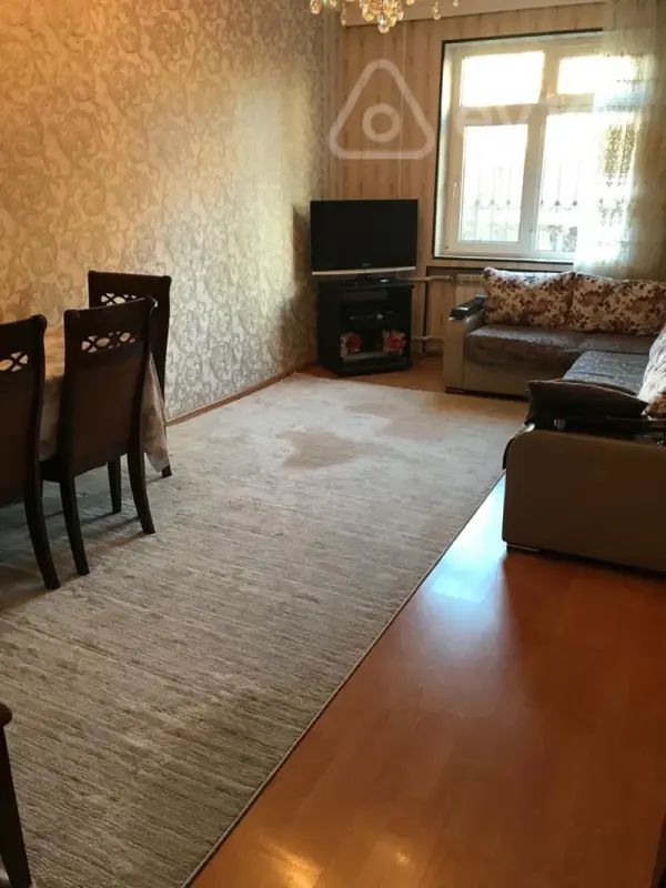 Satılır 5 otaqlı köhnə tikili 90 m²