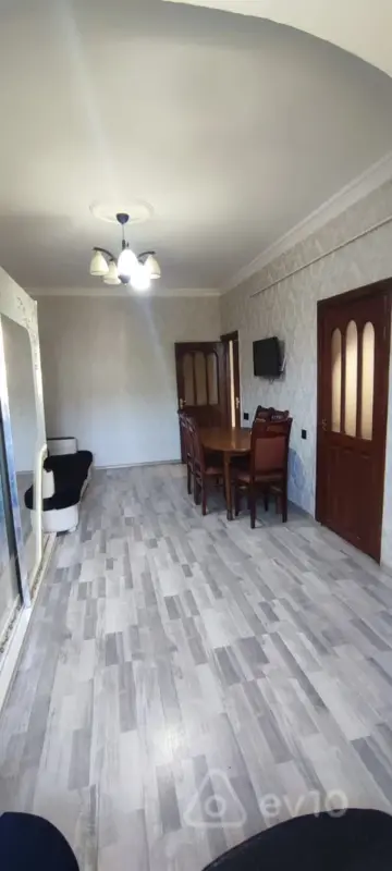 Kirayə verilir 2 otaqlı köhnə tikili 45 m²