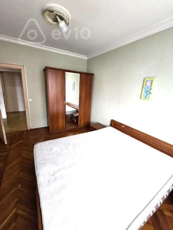 Kirayə verilir 3 otaqlı köhnə tikili 117 m²