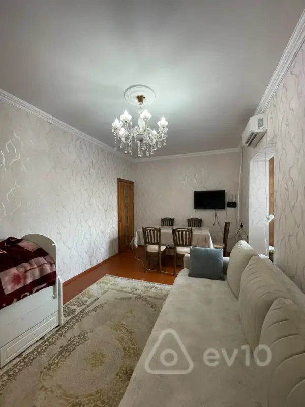 Satılır 2 otaqlı köhnə tikili 50 m²