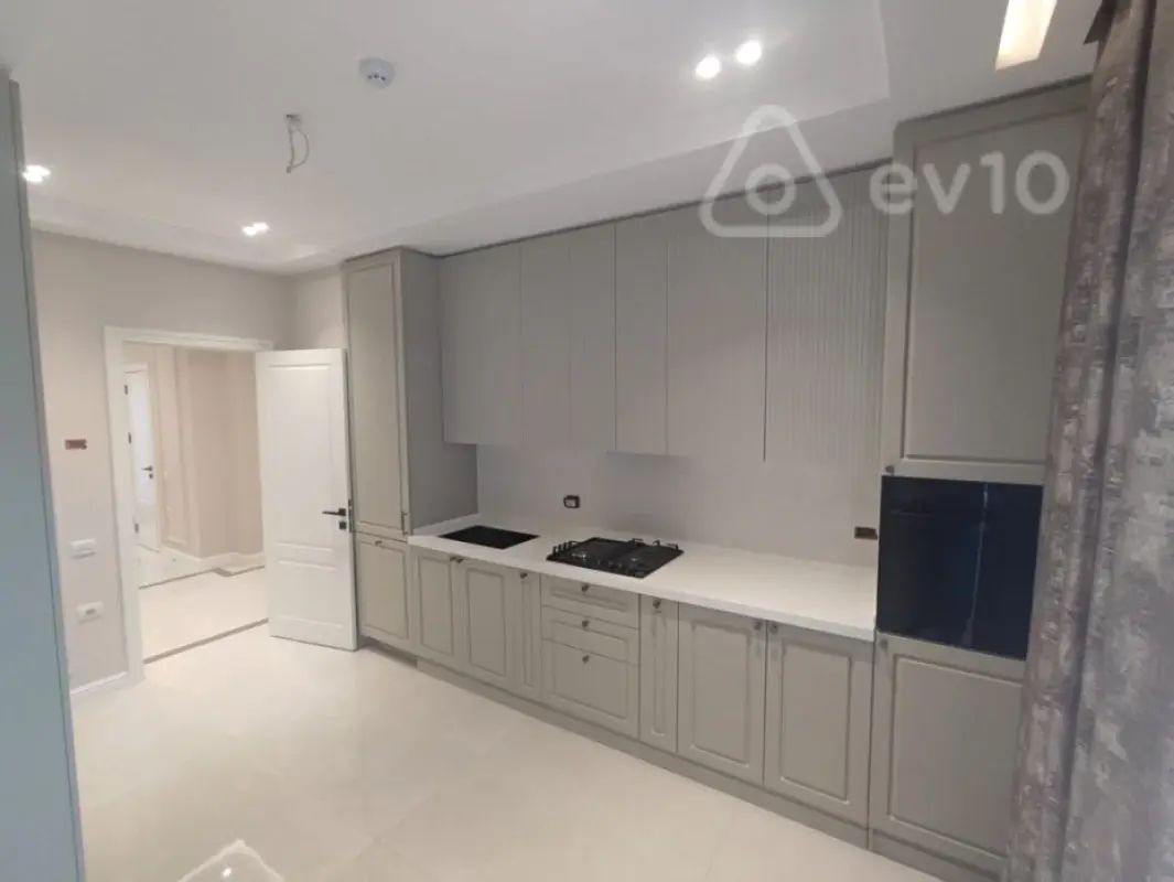 Kirayə verilir 4 otaqlı yeni tikili 129 m²