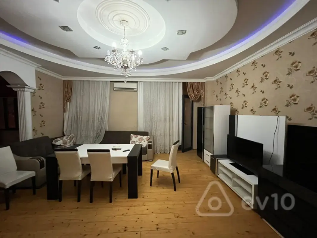 Kirayə verilir 3 otaqlı yeni tikili 130 m²