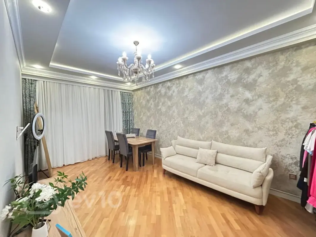 Kirayə verilir 2 otaqlı yeni tikili 80 m²