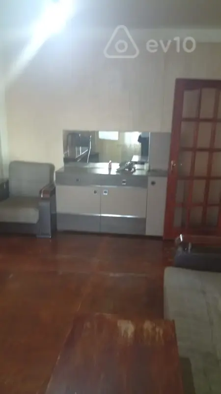 Kirayə verilir 2 otaqlı köhnə tikili 45 m²
