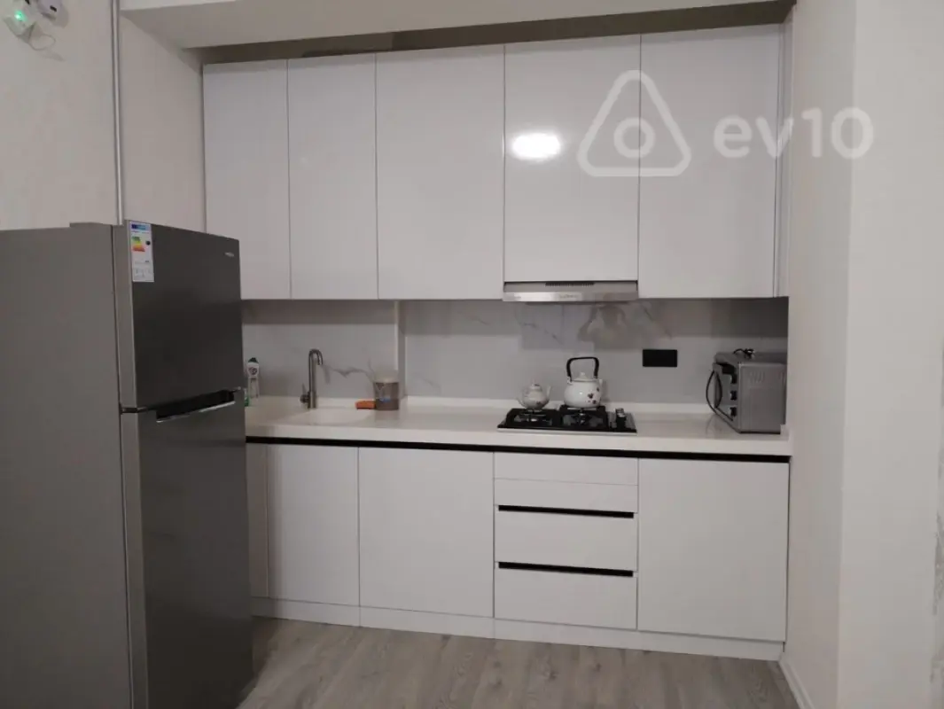 Kirayə verilir 2 otaqlı yeni tikili 75 m²