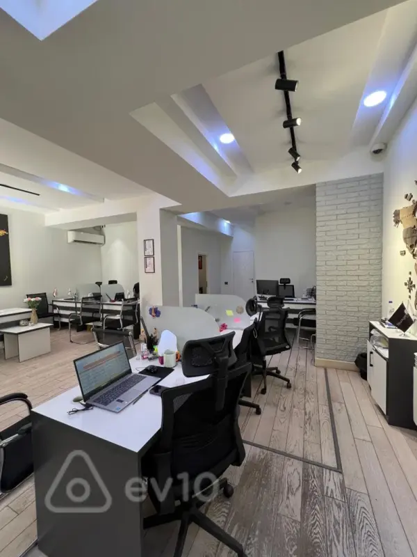 Satılır mənzil 103 m²