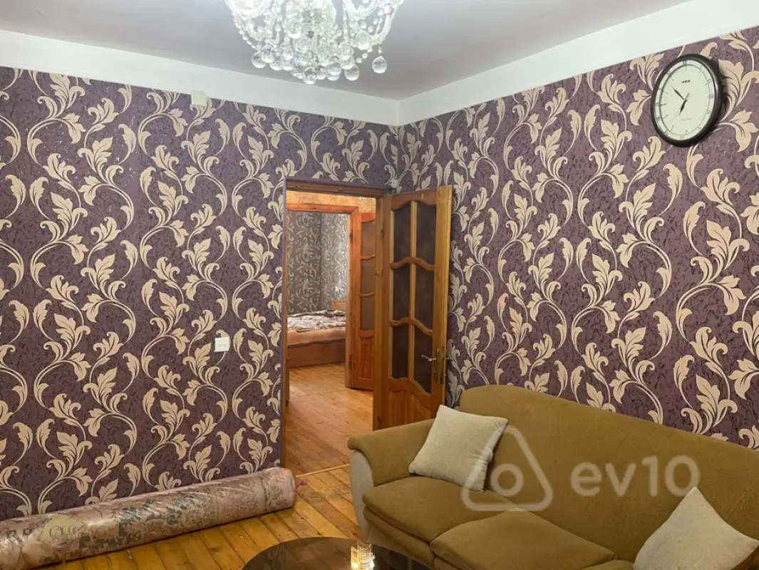 Kirayə verilir 2 otaqlı köhnə tikili 63 m²