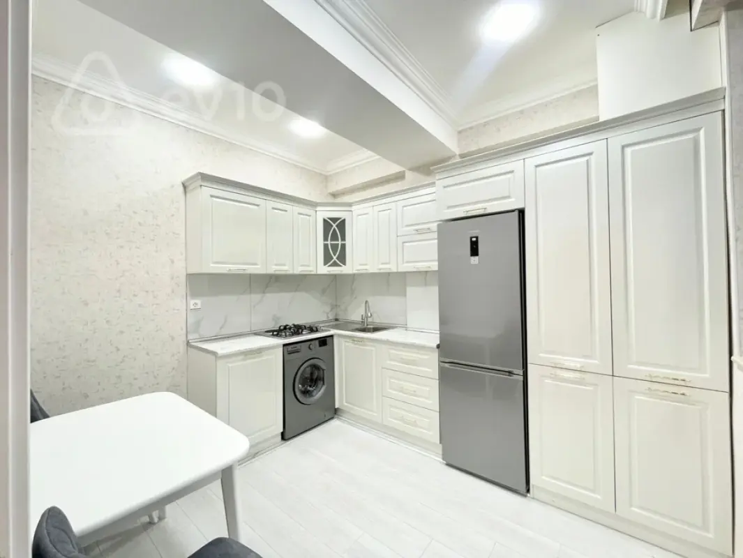 Kirayə verilir 2 otaqlı yeni tikili 90 m²