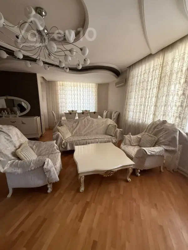 Kirayə verilir 3 otaqlı yeni tikili 155 m²