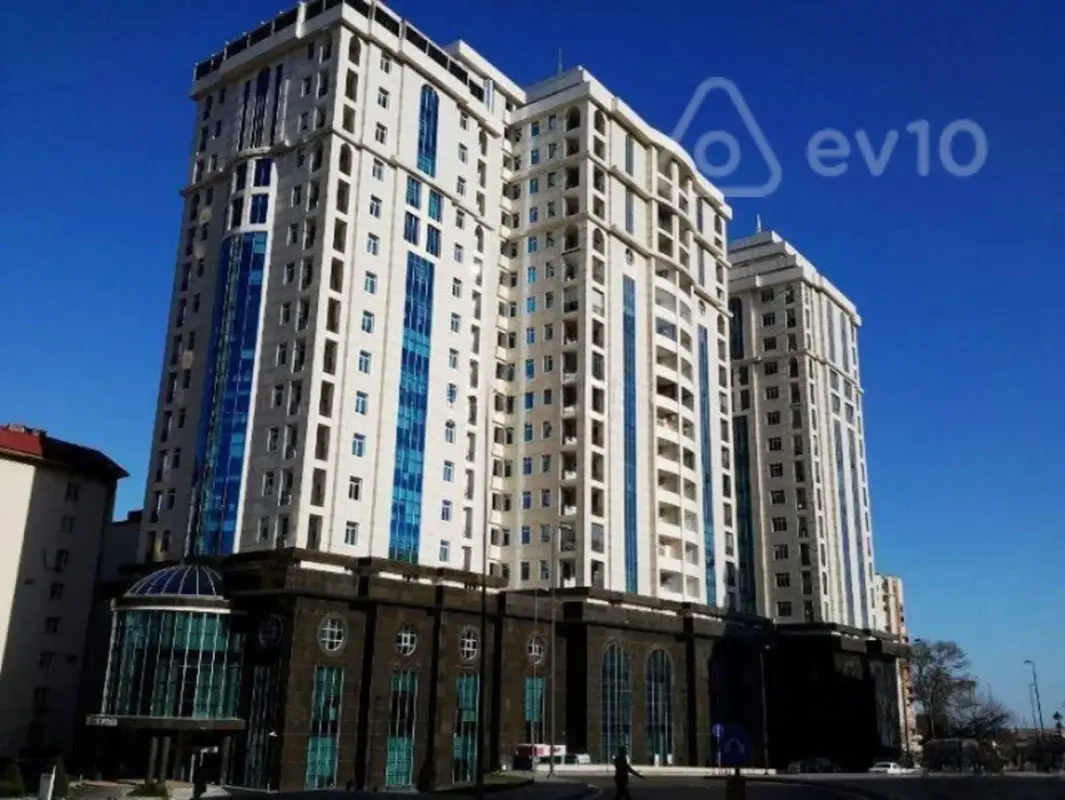 Kirayə verilir 5 otaqlı ofis 180 m²