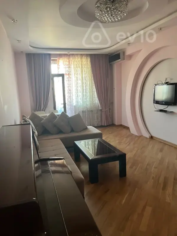 Kirayə verilir 2 otaqlı yeni tikili 90 m²