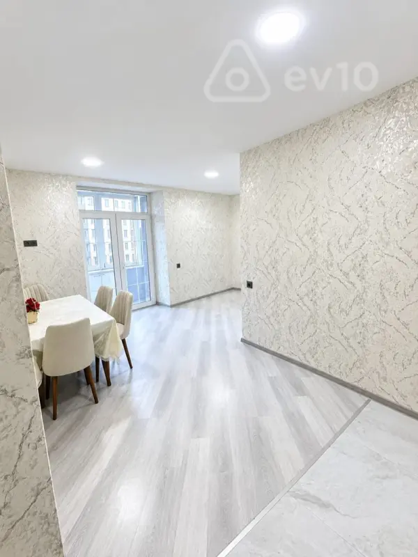 Satılır 1 otaqlı köhnə tikili 30 m²