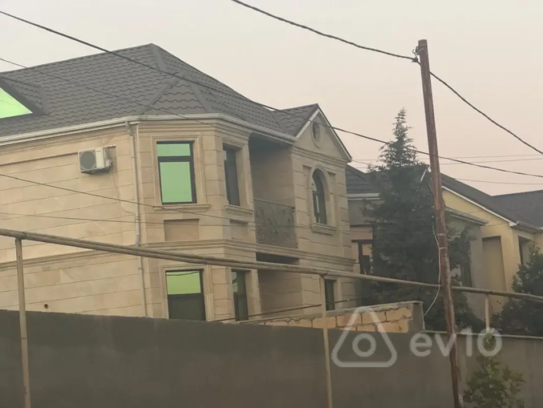 Satılır mənzil 700 m²