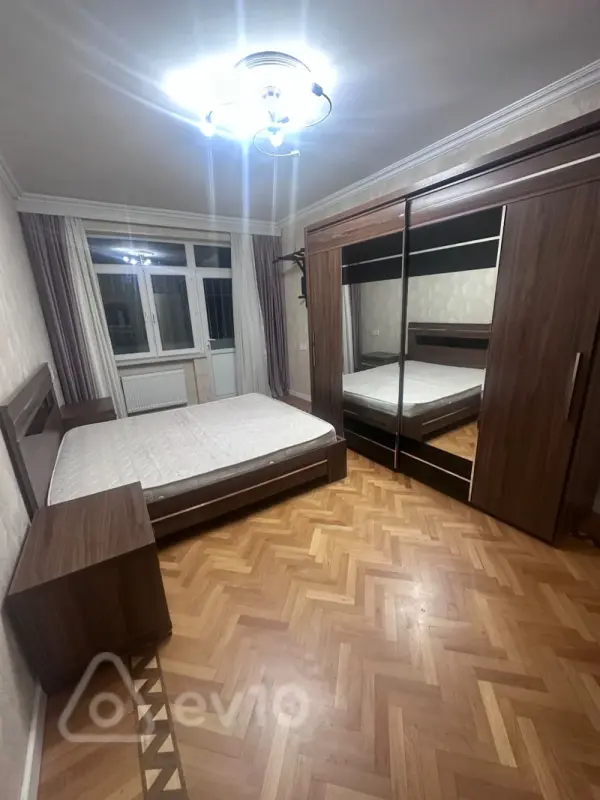 Kirayə verilir 2 otaqlı köhnə tikili 55 m²