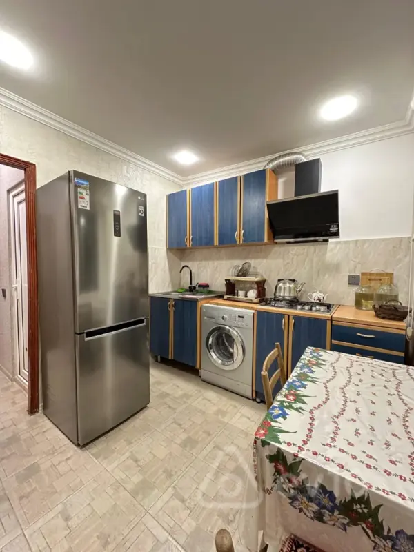 Kirayə verilir 3 otaqlı köhnə tikili 110 m²